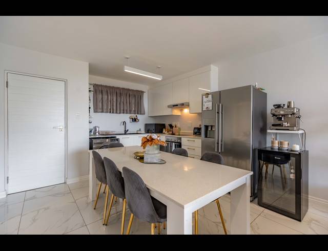 2 BEDROOM APARTMENT FOR SALE IN WINDERMERE